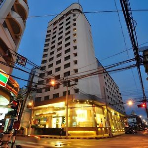 Mayflower Grande Hotel